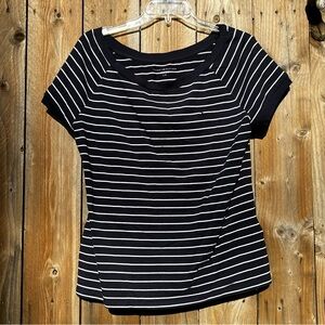 Tommy Hilfiger Women's Navy and White Striped Tee